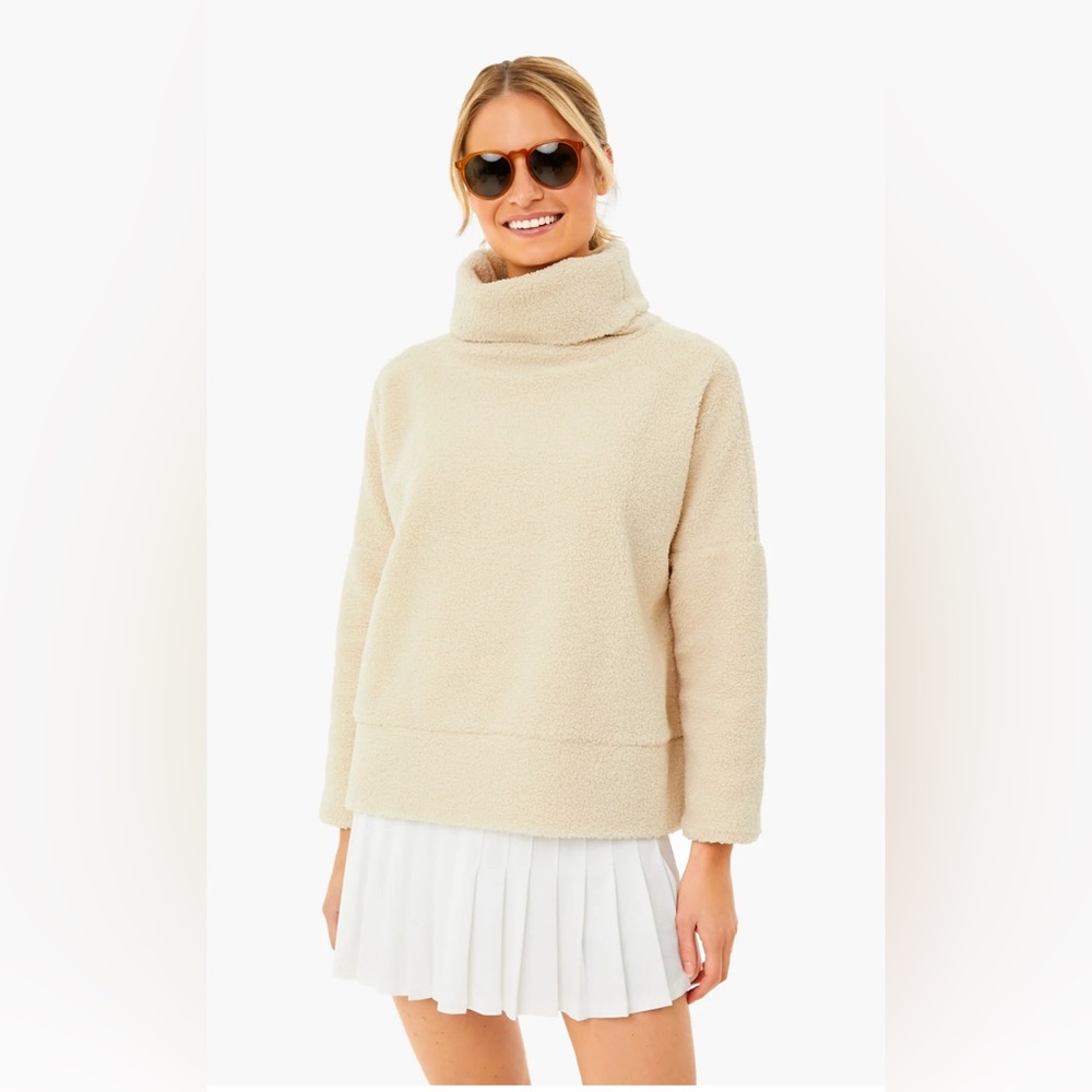 Brand new Tuckernuck Tan Teddy Fleece Rollins Pullover